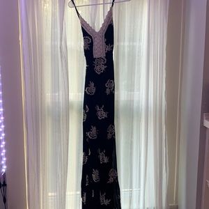 Women’s Long Altar’d State Dress